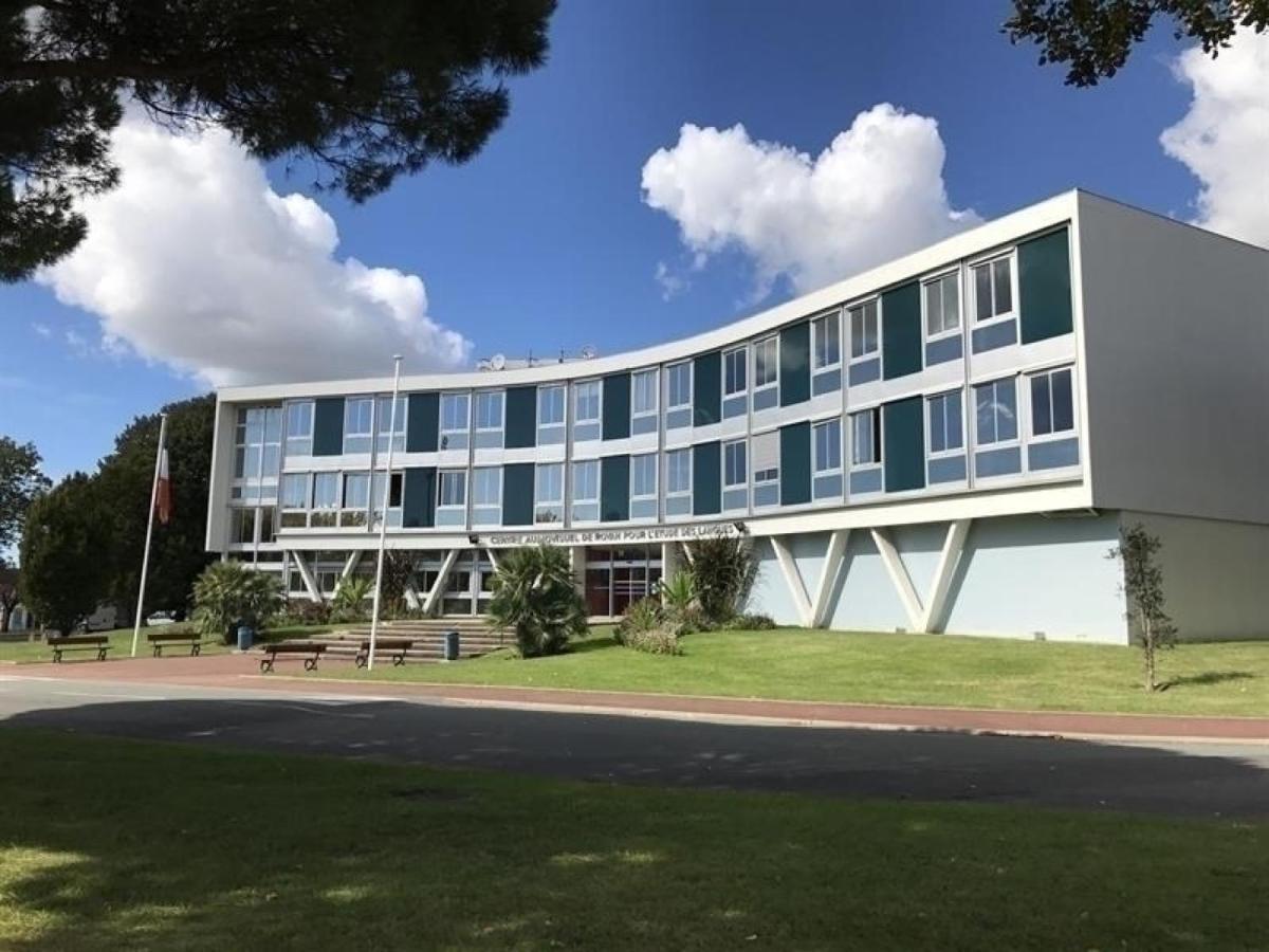 Apartment Residence Les Jardins De France Royan Bagian luar foto